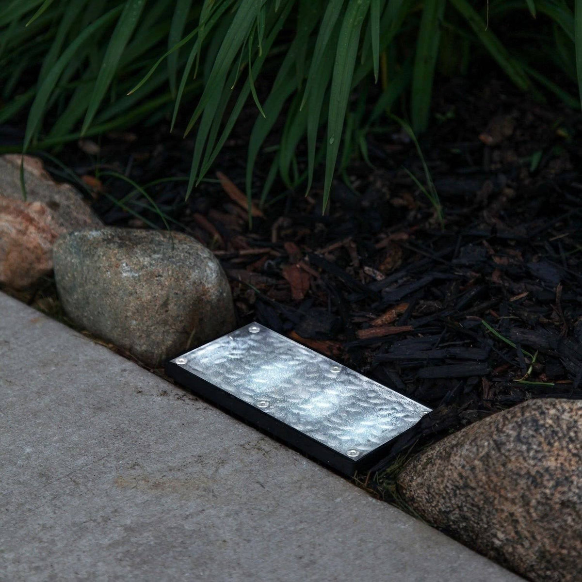 12 Cool White Solar Brick Path Light E1467