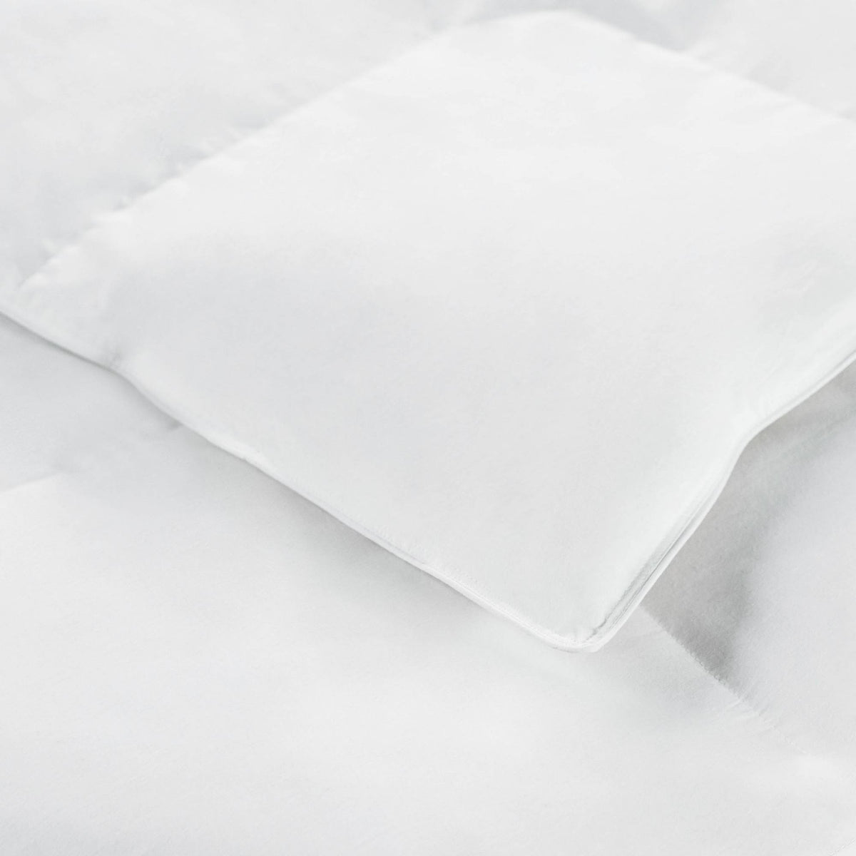 White Twin Comforter R199232