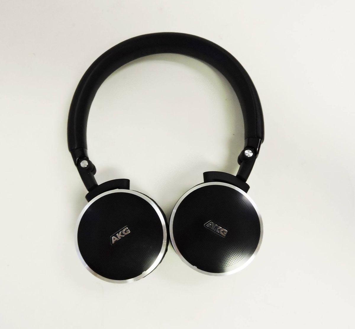 Black Noise-Canceling On-Ear Headphones Q708