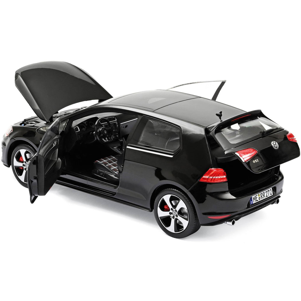 Black 1/18 Diecast Model Car P787013