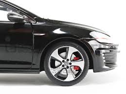 Black 1/18 Diecast Model Car P787013