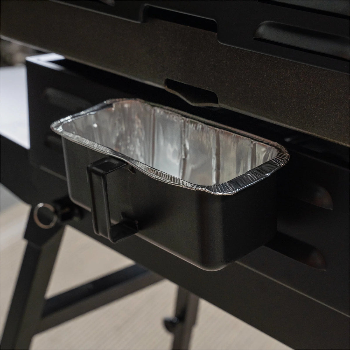 22 Propane Griddle with Stand and Adapter Hose U90444