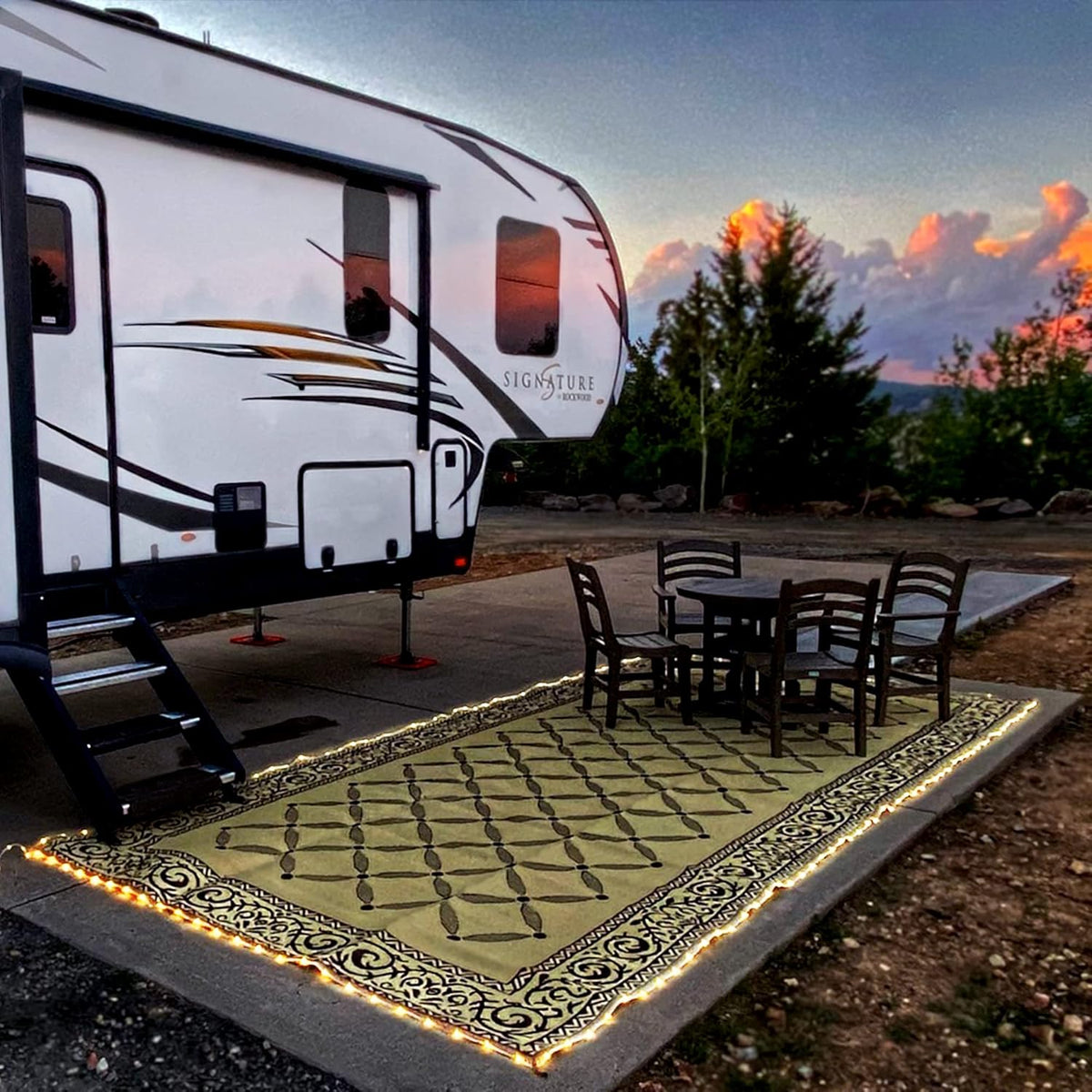 Brown Beige 8-Feet x 11-Feet Reversible Outdoor Mat S16171