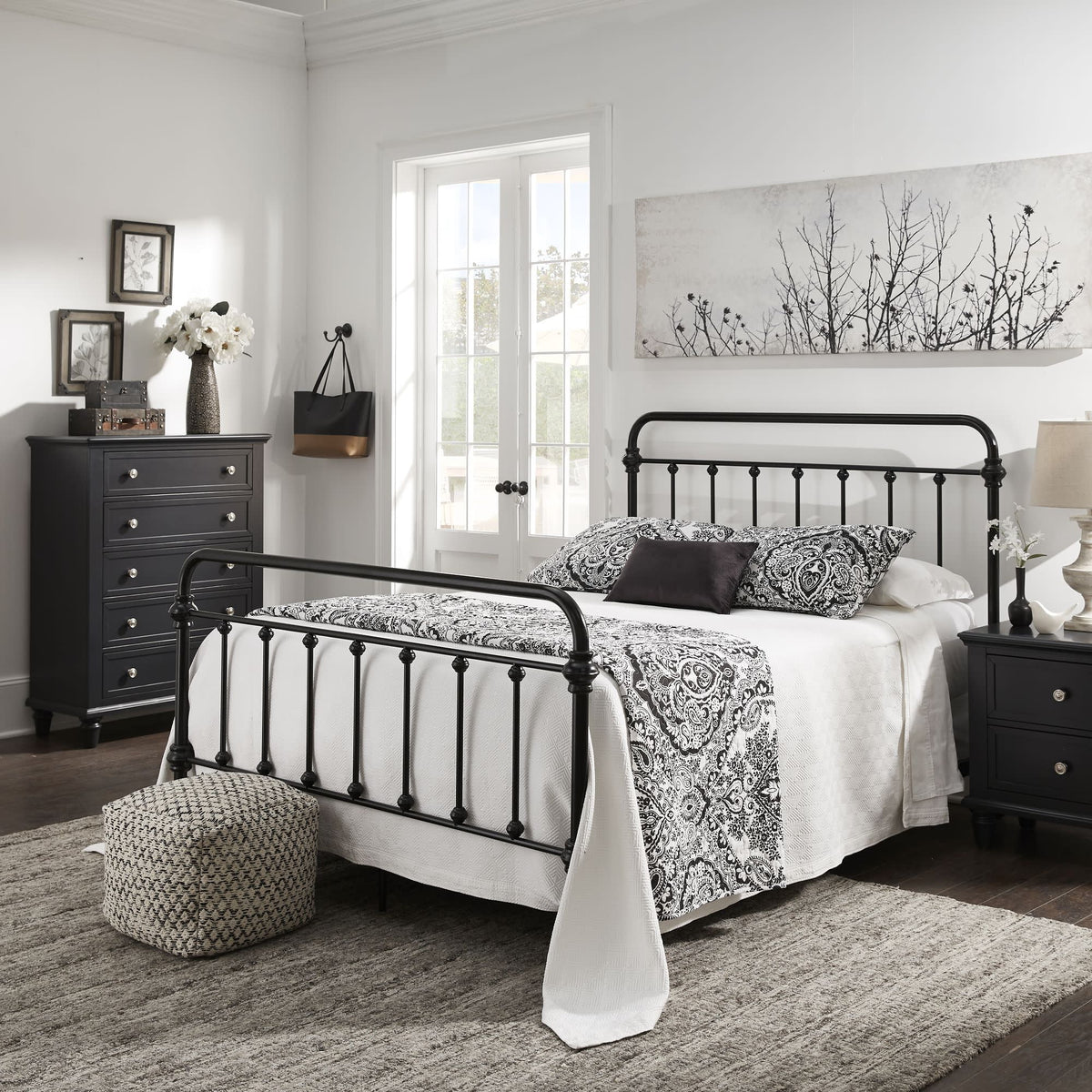 Queen Metal Bed Y672069