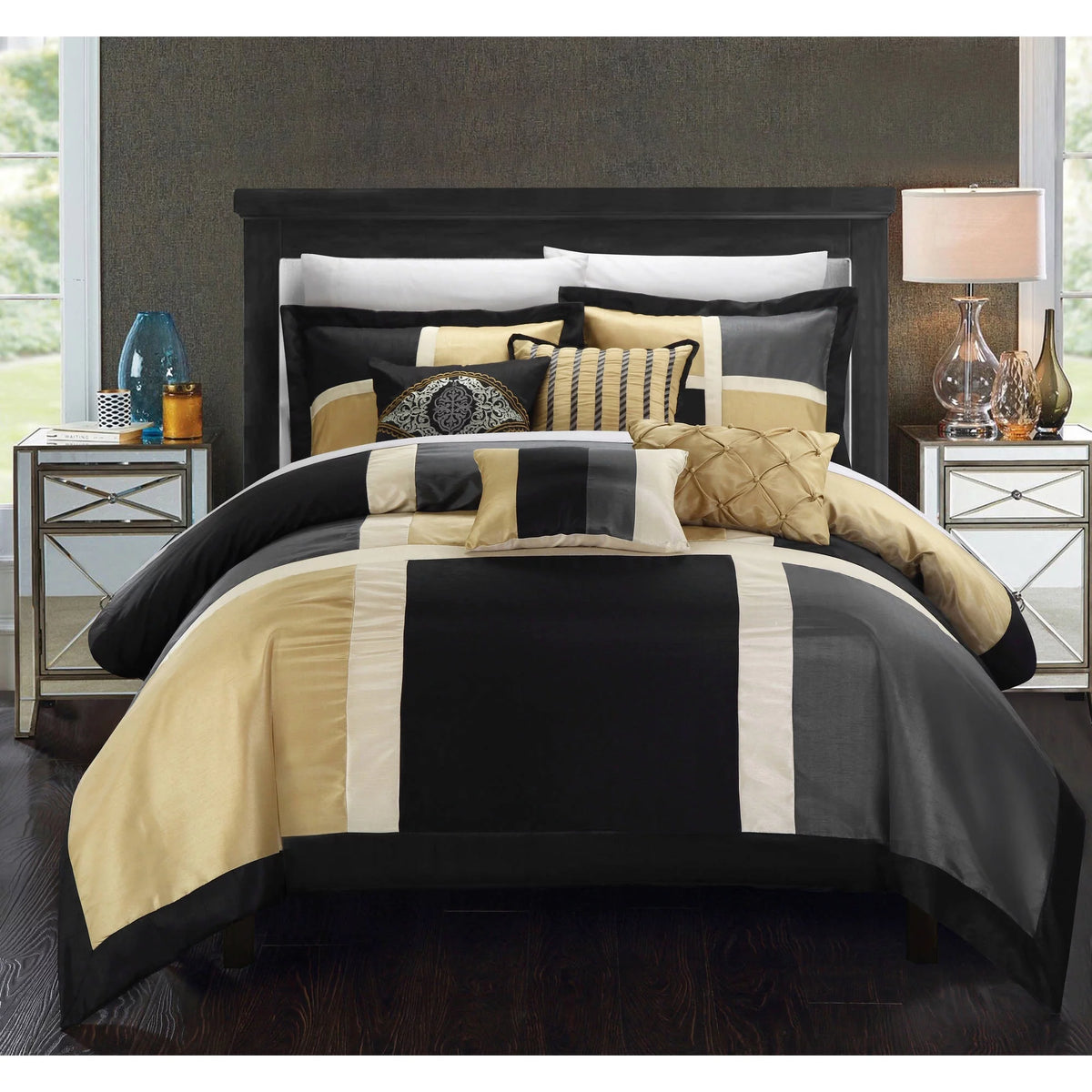 7-Piece Black Patchwork Comforter Set H323