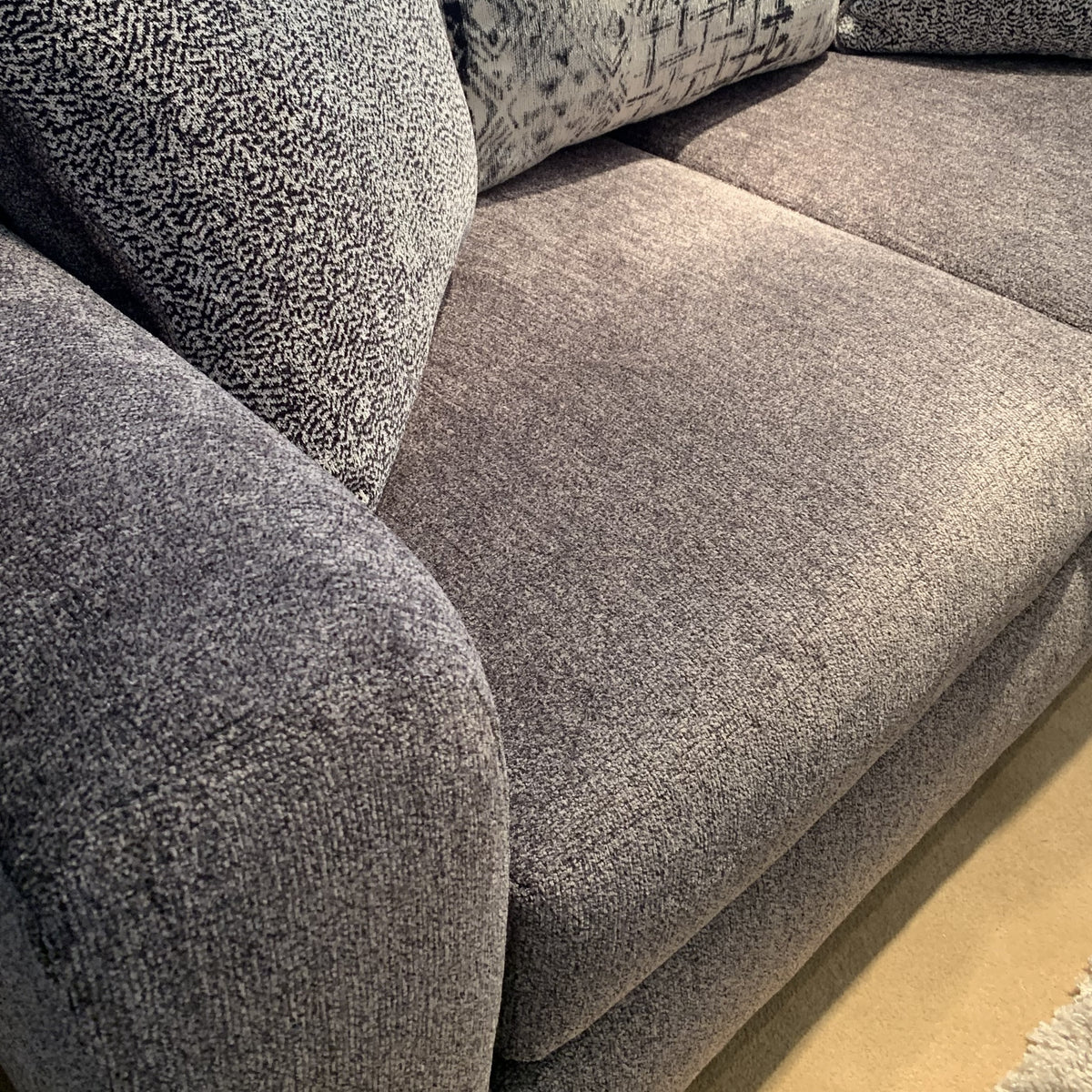 Upholstered Stationary Sofa N692