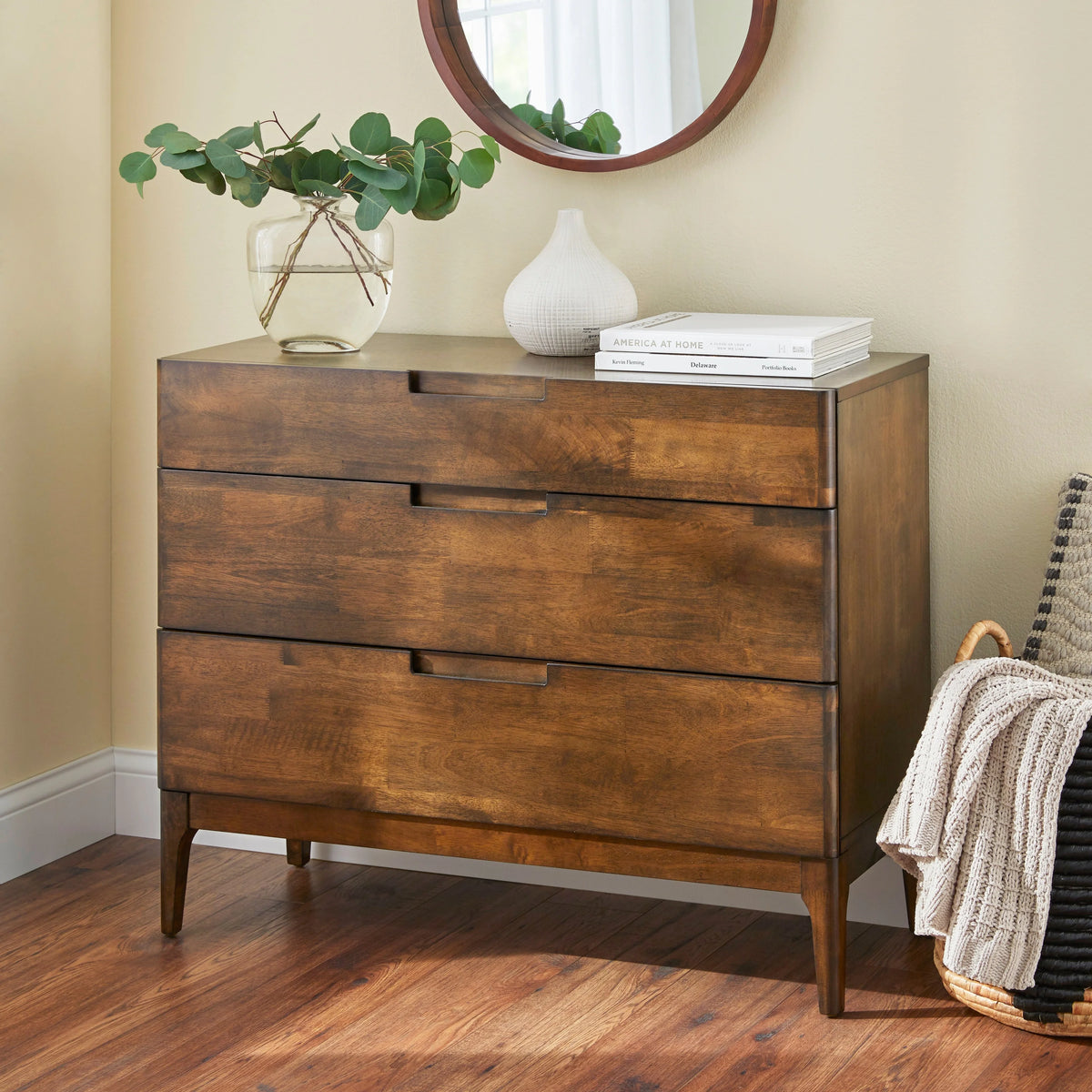 Mid-century Modern 3-drawer Dresser Q54641